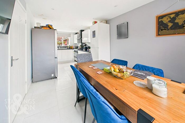 4 Bedroom Detached House For Sale In Mallow Way, Wymondham, NR18