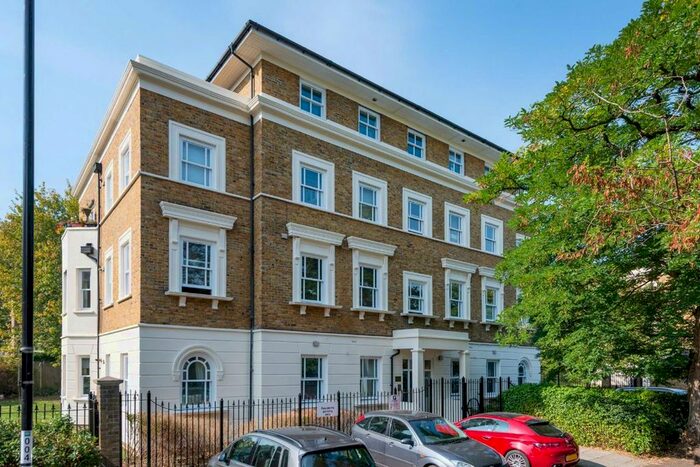 2 Bedroom Flat To Rent In Lloyd Villas, Lewisham Way, London, SE4