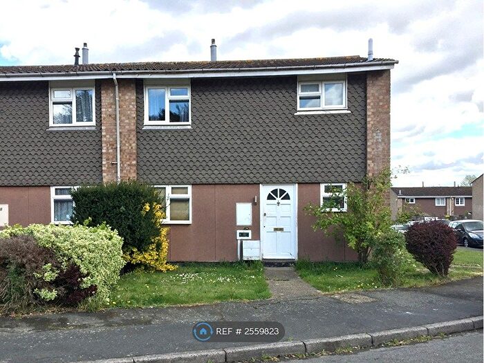 3 Bedroom Semi-Detached House To Rent In Rowan Close, Guildford, GU1