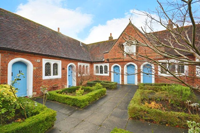 1 Bedroom Terraced House To Rent In High Street, Amersham, HP7