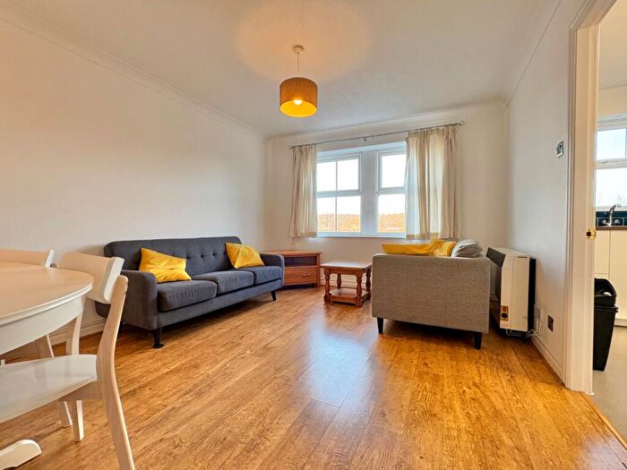 2 Bedroom Flat To Rent In The Cricketers, Headingley, Leeds, LS5