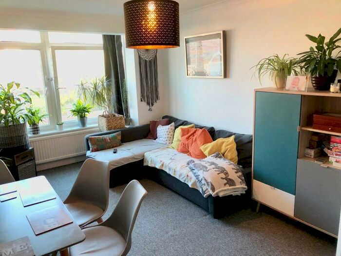 2 Bedroom Apartment To Rent In New Church Road, Hove, BN3