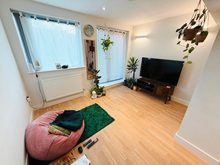 1 Bedroom Flat To Rent In Union Road, Solihull, B91