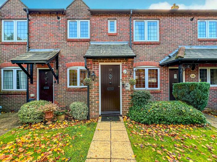 2 Bedroom Flat To Rent In Horsham Road, Steyning, BN44