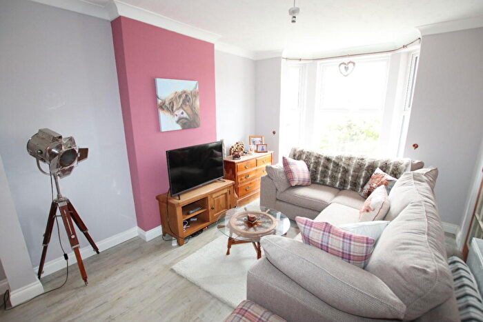 2 Bedroom End Of Terrace House For Sale In Oxford Crescent, Clacton On Sea, CO15
