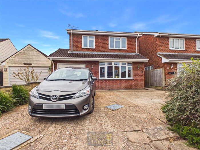 4 Bedroom Detached House For Sale In New Century Road, Laindon, Basildon, Essex, SS15