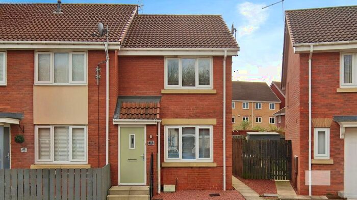 2 Bedroom End Of Terrace House To Rent In Ladybower Way, Kingswood, Hull, East Yorkshire, HU7