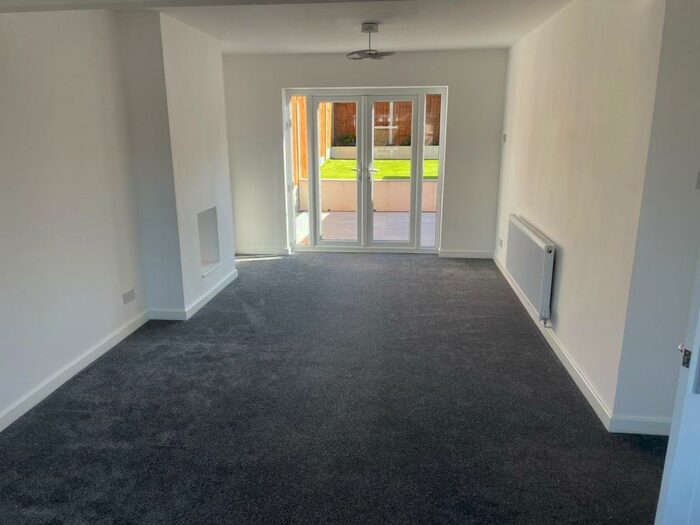 3 Bedroom House To Rent In Boxmoor Road, RM5