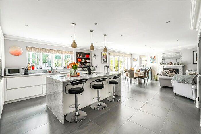 6 Bedroom Detached House For Sale In Maybury Hill, Woking, GU22