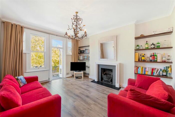 4 Bedroom Flat To Rent In Prince Of Wales Drive, London SW11