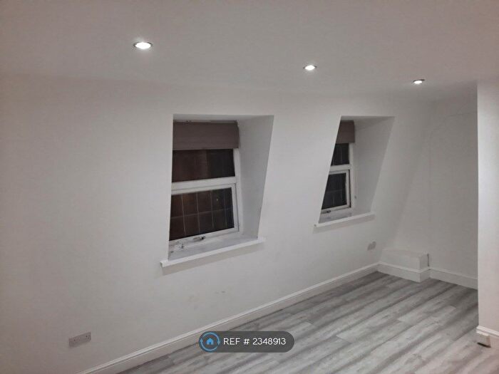 1 Bedroom Flat To Rent In Bethnal Green Road, London, E2