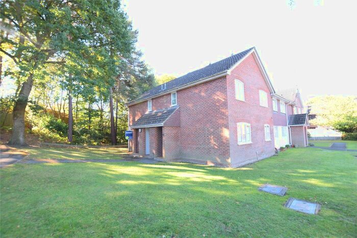 1 Bedroom Flat To Rent In Albert Road, Bagshot, Surrey, GU19