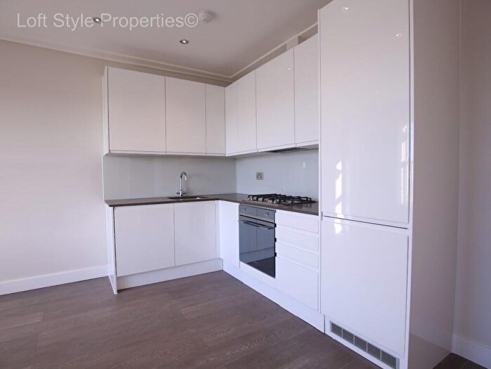 2 Bedroom Flat To Rent In Holloway Road, London, N7