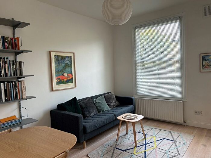 1 Bedroom Flat To Rent In Graham Road, London, E8