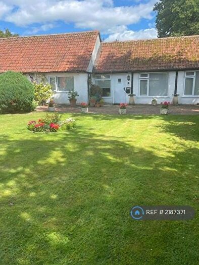 1 Bedroom Maisonette To Rent In Manor Court, Mapledurwell, Basingstoke, RG25