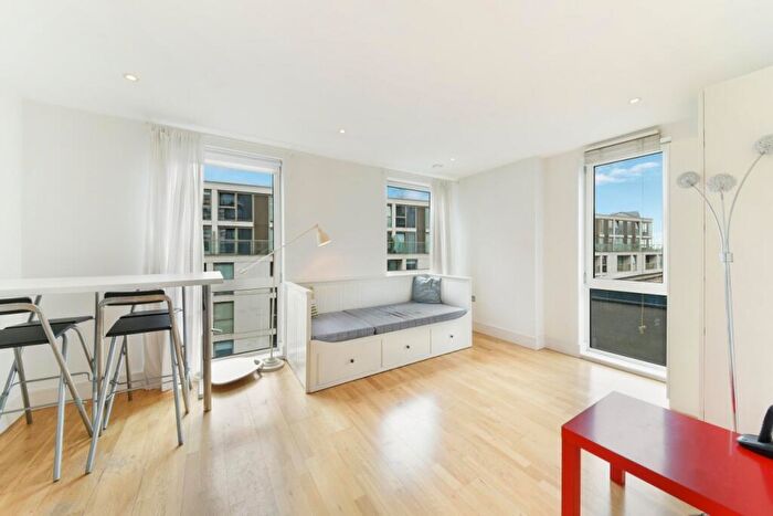 Flat For Sale In Indescon Square, Canary Wharf, London, E14