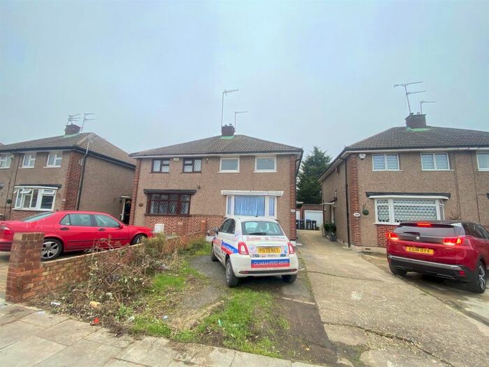 3 Bedroom Property To Rent In Park Road, Enfield, EN3