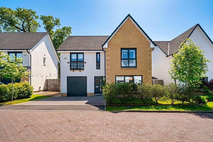 4 Bedroom Detached House For Sale In New Calder Mill Road, Livingston, EH54