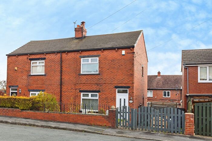 2 Bedroom Semi Detached House For Sale In Welwyn Road, Dewsbury, WF12