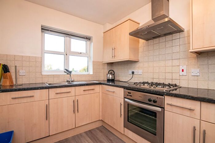 2 Bedroom Flat To Rent In Elms Court, New Road, Bromsgrove, B60