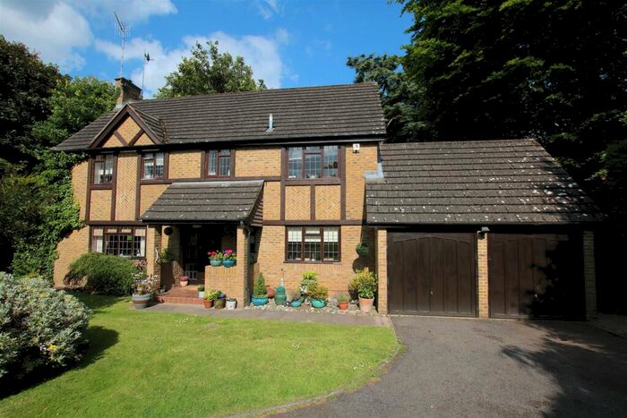 4 Bedroom Detached House For Sale In Beech Holt, Leatherhead, KT22