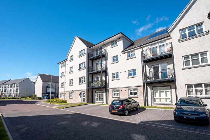 2 Bedroom Flat For Sale In Persley Den Gardens, Aberdeen, AB21