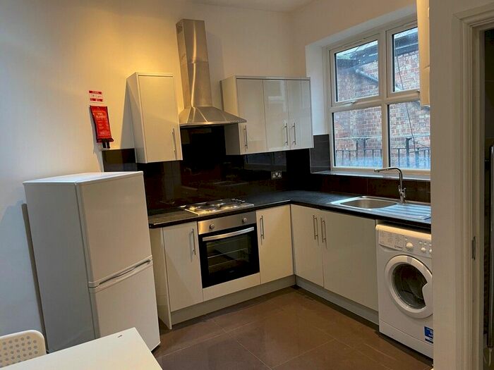4 Bedroom Flat To Rent In Streatham Hill, London SW2