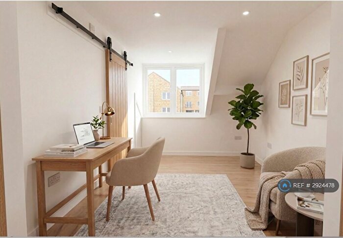 1 Bedroom Flat To Rent In Elizabethan House, Brighouse, HD6