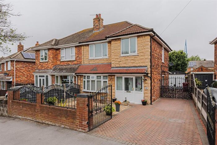 3 Bedroom Semi-Detached House For Sale In Bolingbroke Road, Scunthorpe, DN17