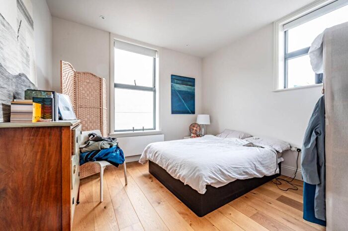 2 Bedroom Flat To Rent In Petram House, Southwark, London, SE17