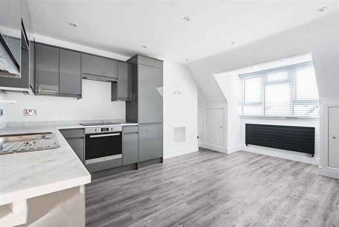 1 Bedroom Flat To Rent In Station Parade, East Horsley, KT24