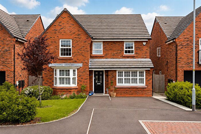 4 Bedroom Detached House For Sale In Smallbrook Close, SK11