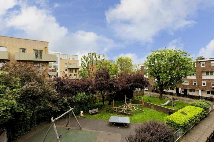 4 Bedroom Flat To Rent In Hilldrop Road, Tufnell Park, N7