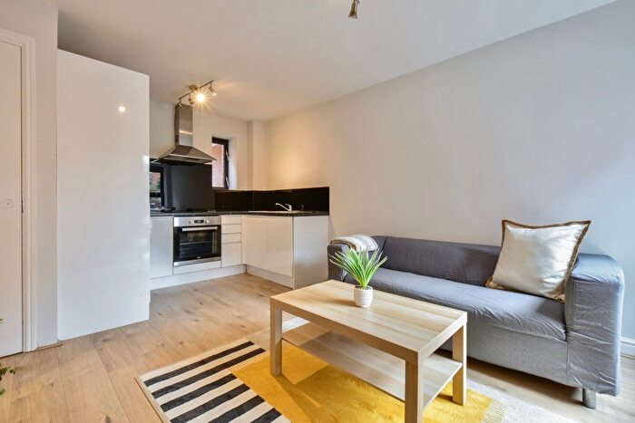 1 Bedroom Flat To Rent In The Chandlers, Leeds, LS2