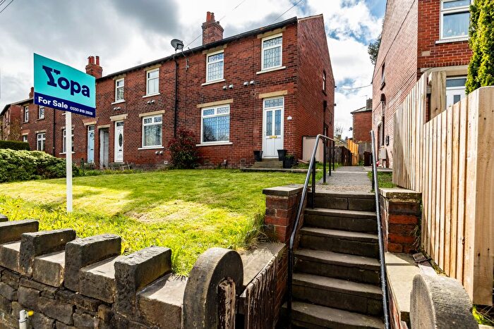 3 Bedroom Terraced House For Sale In Penistone Road, Huddersfield, HD5