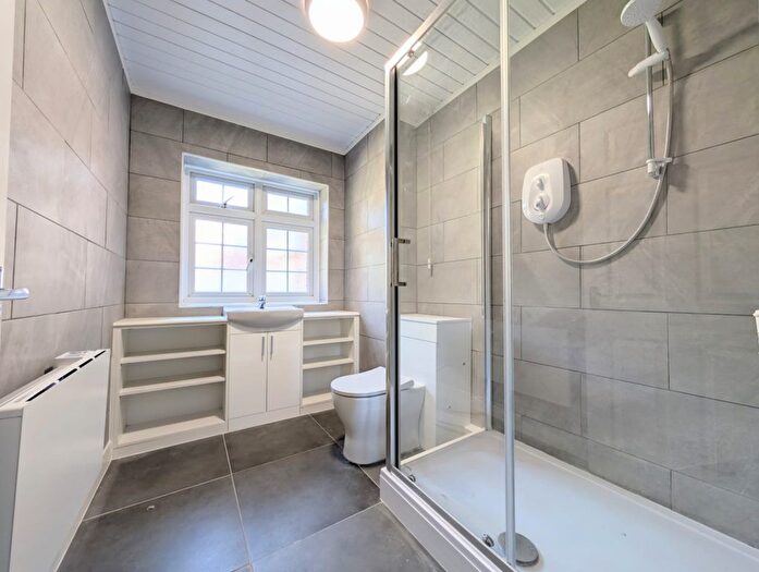 2 Bedroom Flat To Rent In Bed – Lea Court, Heaton Moor Road, Stockport, SK4