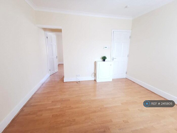 1 Bedroom Flat To Rent In Elm Park Road, Reading, RG30