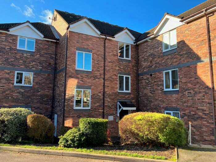 2 Bedroom Flat To Rent In Millers Rise, St Albans, AL1