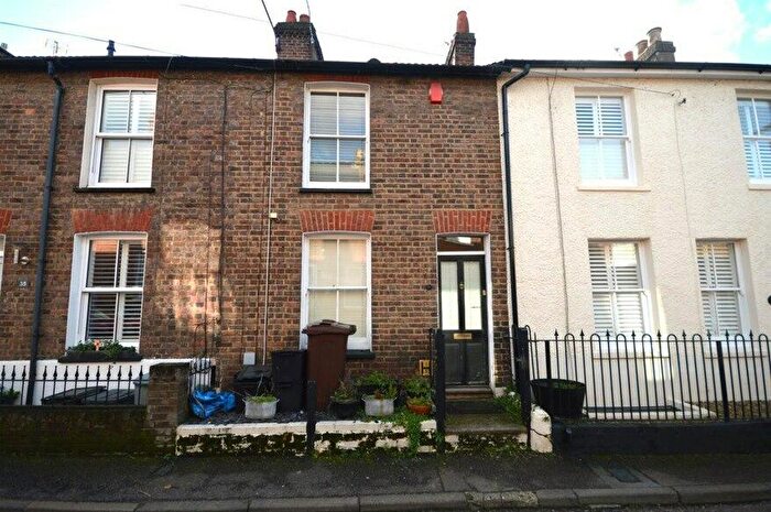 2 Bedroom House To Rent In Bedford Road, St Albans, AL1