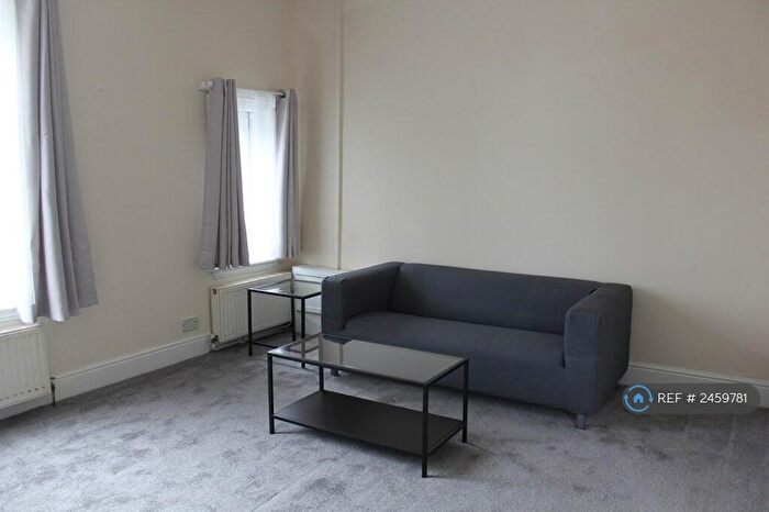 1 Bedroom Flat To Rent In Robin Hood Lane, Birmingham, B28