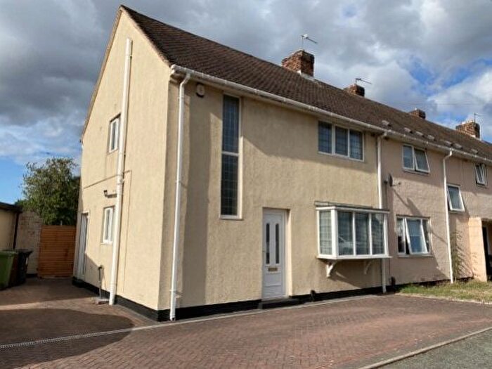3 Bedroom Semi-Detached House To Rent In Lambeth Road, Bilston, Wolverhampton, WV14