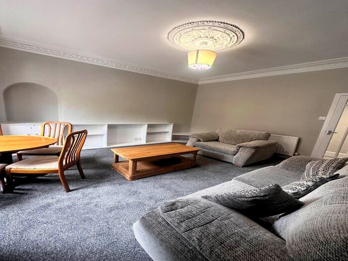 2 Bedroom Flat To Rent In Lochee Road, Dundee, DD2