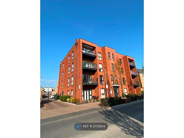 2 Bedroom Flat To Rent In Felnex Avenue, Wallington, SM6