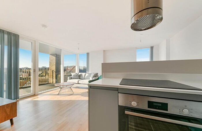 2 Bedroom Flat To Rent In The Oakwood, Colina Road, London, N15