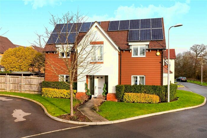 4 Bedroom Detached House To Rent In Bluebell Crescent, Woodley, Berkshire, RG5