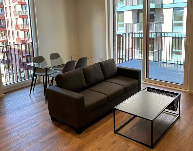 2 Bedroom Flat To Rent In Hemlock Street, London, E14