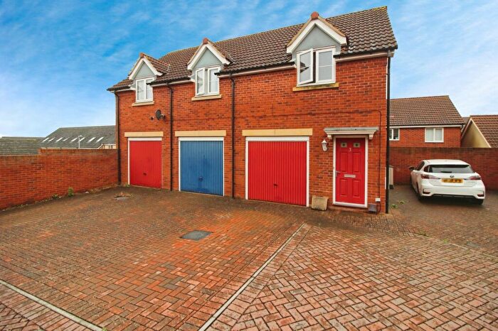 2 Bedroom Property To Rent In Clapham Close, Swindon, SN2