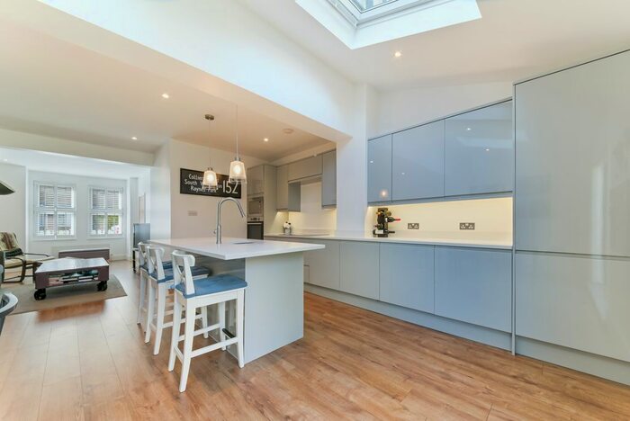 3 Bedroom Property To Rent In Palestine Grove, Colliers Wood, London, SW19