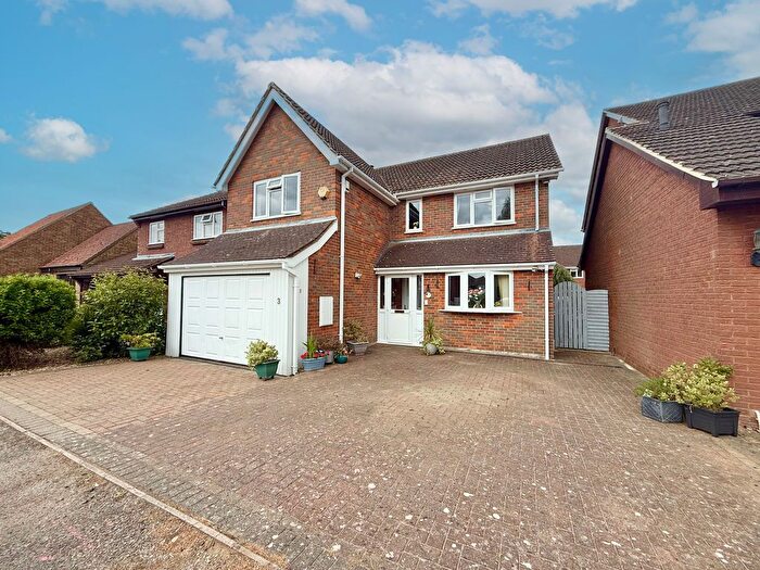 4 Bedroom Detached House For Sale In Woodman Close, Wing, LU7