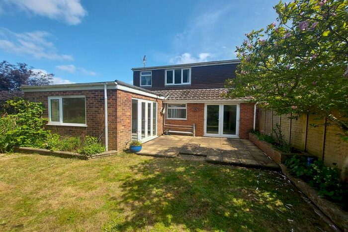 4 Bedroom Bungalow For Sale In Churchfield, Nuffield, Henley-on-Thames, RG9